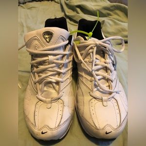 NWOT Men’s Nike Sz 8 sneakers